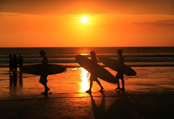 Bali surfing