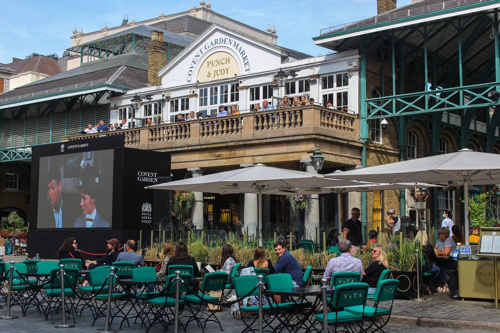Outdoor pub cinema