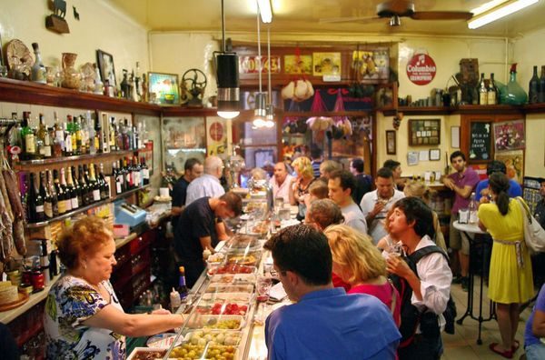 Food guide to Barcelona: Xampanyet