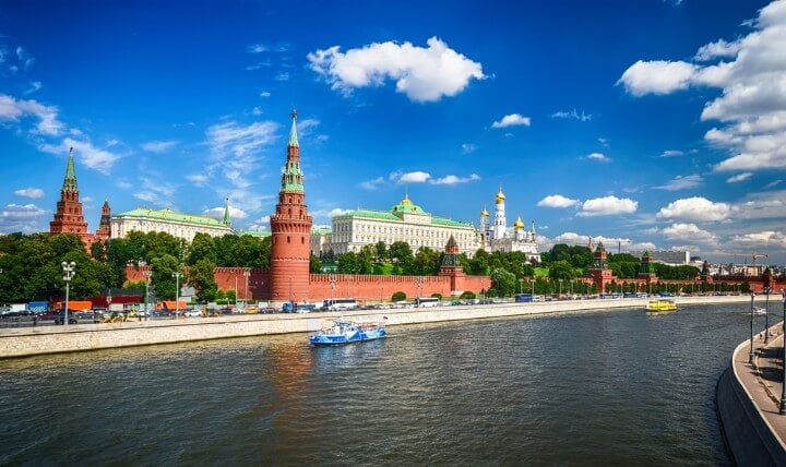 View of the Kremlin from the bridge in moscow