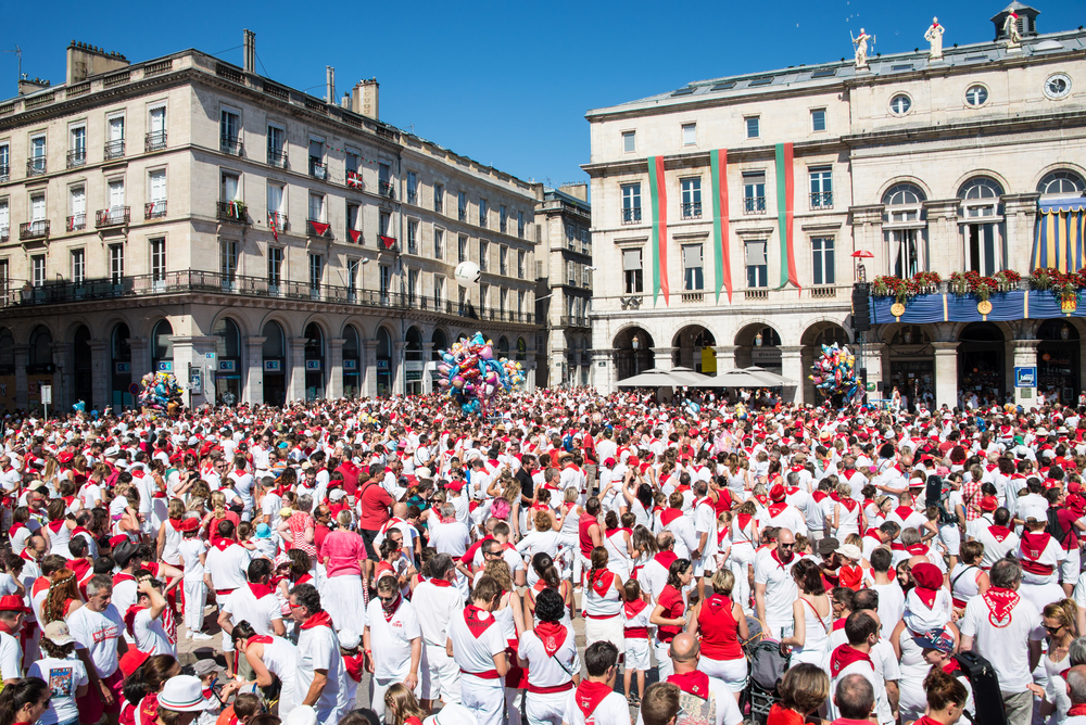 Crowds at the Fete de Bayonne