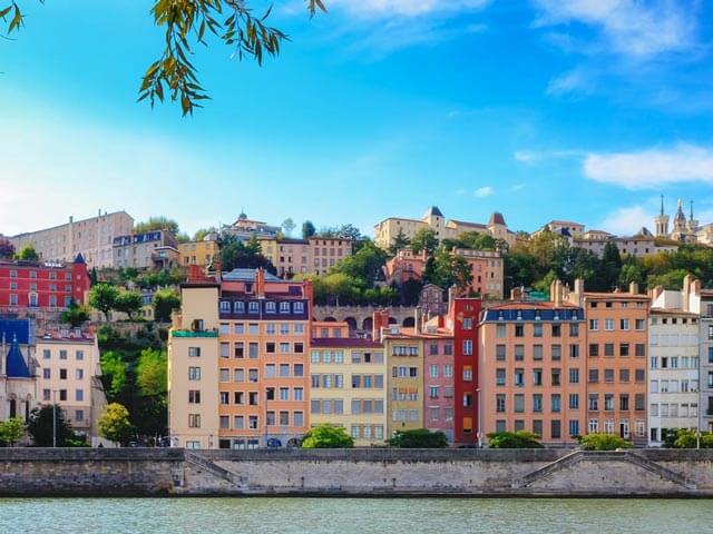 Reserva tu viaje a Lyon con Vuelo + Hotel en eDreams