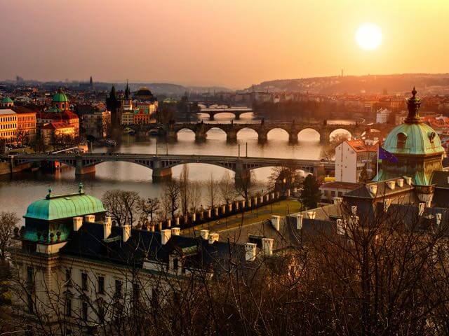 Book a flight and hotel in Prague with eDreams