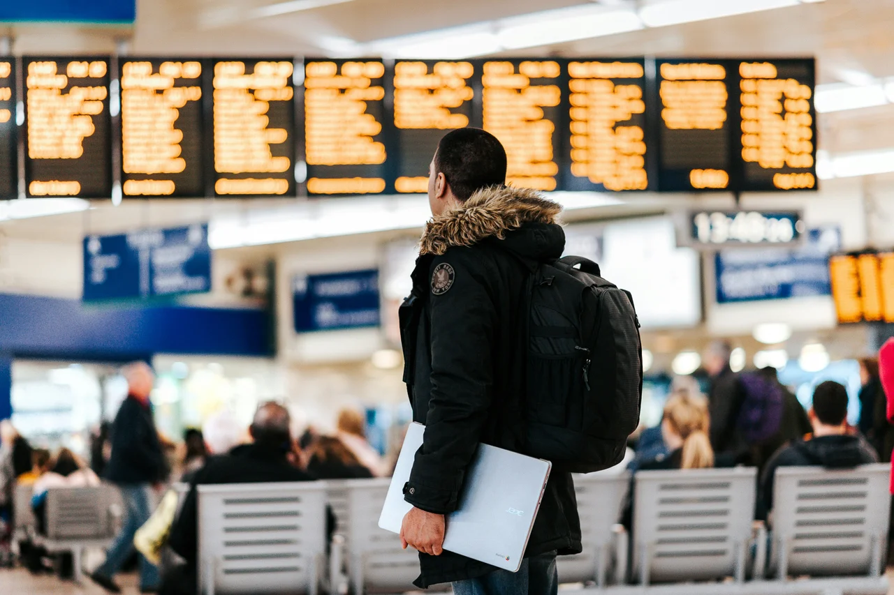 Passport and visa check reminder for Ryanair departures